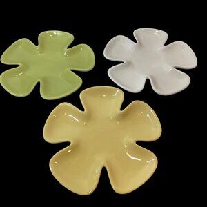 Set Of 3 LNT Flower Shaped Ceramic Plates In Green White & Yellow - Microwave &